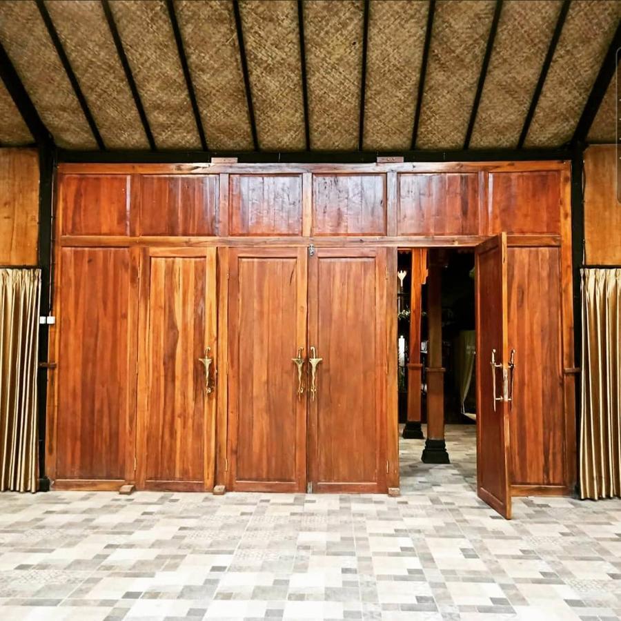 Kampung Lawasan Heritage Cottage Maguwo Exterior photo